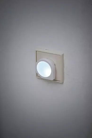 Brennenstuhl LED-Nachtlicht-Set / Orientierungslicht mit Dämmerungssensor und 1 LED (extrem stromsparend, Farbe: 1x weiß, 1x pink, 1x blau)