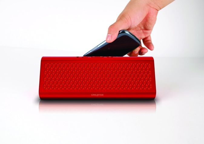 Creative Airwave HD Tragbarer Bluetooth Lautsprecher Rot [B-WARE]