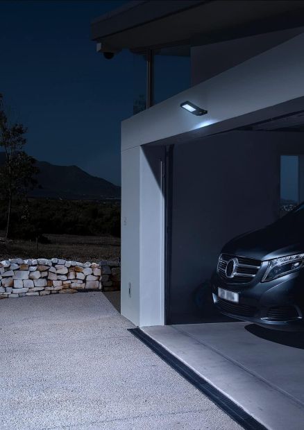 Ledvance LED Außenstrahler Fluter warmweiß 50W Fassadenstrahler Ledvance LED Außenstrahler Fluter warmweiß 50W Fassadenstrahler