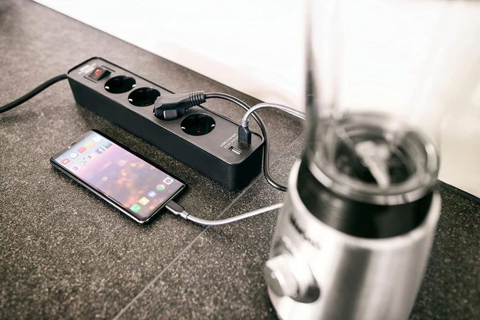 Brennenstuhl Steckdosenleiste 4-Fach mit USB-Ladebuchse Mehrfachsteckdose