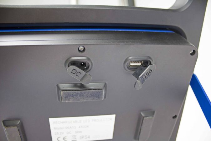 as - Schwabe Chip-LED-Strahler mit Akku 50 W Baustrahler