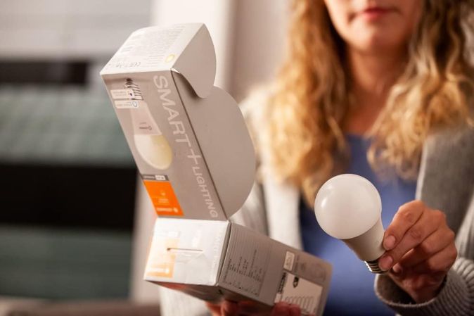 Ledvance Smart+ LED Lampe WiFi E27 Dimmbar Glühbirne 14W Warmweiß