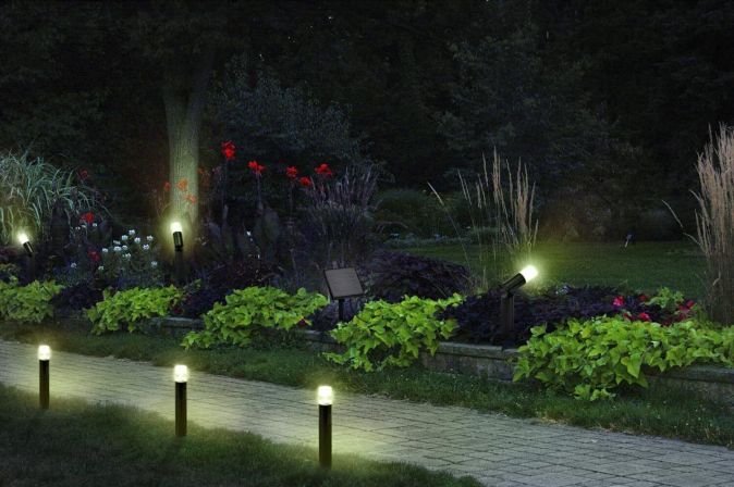 Ledvance SMART+ Garten Bluetooth Solar Spot & Wegeleuchte Warmweiß