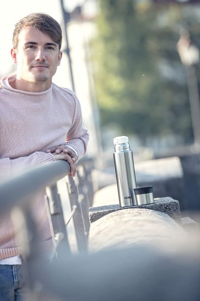 THERMOS Thermosflasche Edelstahl mattiert 0,35 l+ Gratis Mikrofasertuch THERMOS Thermosflasche Edelstahl mattiert 0,35 l+ Gratis Mikrofasertuch
