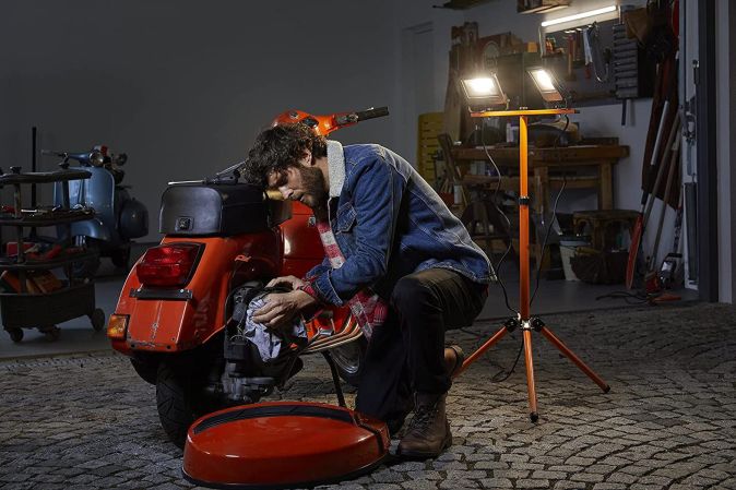Ledvance Baustrahler außen mit Stativ 20W Fluter Scheinwerfer Strahler Kaltweiß Ledvance Baustrahler außen mit Stativ 20W Fluter Scheinwerfer Strahler Kaltweiß