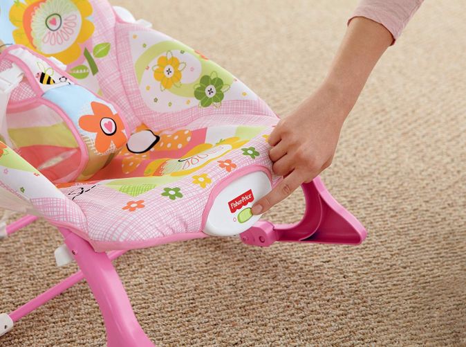 Fisher-Price 2 In 1 Schaukelsitz Wippe und Sitz mit Spielzeug max. 18 kg Fisher-Price 2 In 1 Schaukelsitz Wippe und Sitz mit Spielzeug max. 18 kg