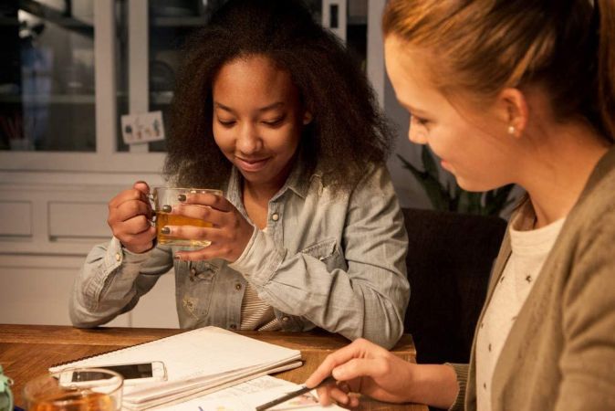 Philips LEDclassic 15W E27 Warmweiß LED Lampe, Glas [5er-Pack] 