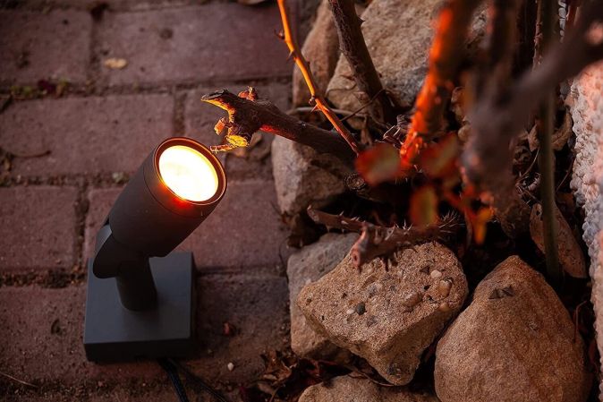 LEDVANCE Smarte LED Gartenleuchte mit WiFi Technologie für Außen RGB 