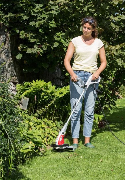 IKRA Elektro Rasentrimmer Grastrimmer Freischneider Doppelfaden 600 W IKRA Elektro Rasentrimmer Grastrimmer Freischneider Doppelfaden 600 W