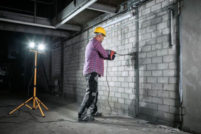 Brennenstuhl Doppel LED Fluter Baustrahler 2x LED mit Stativ Strahler 
