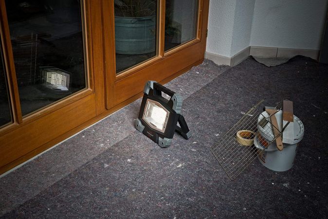 Brennenstuhl TORAN 4000 Mobiler Bluetooth Akku LED Baustahler 