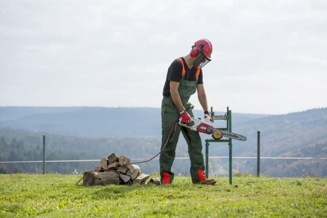 IKRA OREGON IECS 2240 Elektro Kettensäge Motorsäge 2200W 40 cm IKRA OREGON IECS 2240 Elektro Kettensäge Motorsäge 2200W 40 cm