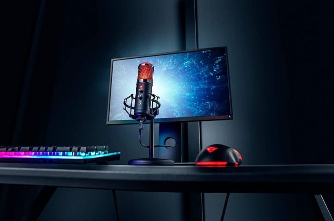 TRUST USB Gaming Mikrofon RGB LED Kondensator PC Konsole Standmikrofon