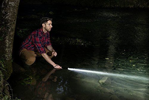 Brennenstuhl Taschenlampe LED LuxPremium/Taschenleuchte mit CREE-LED, hohe Reichweite (700 lm, 300m, umfangreiche Licht-Funktionen) Farbe: schwarz