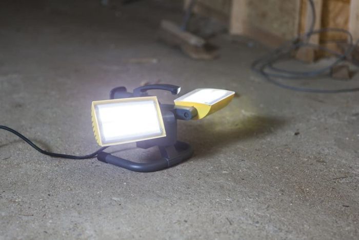 Lutec Peri Tragbarer Faltbar LED-Arbeitsleuchte integriert Gelb 